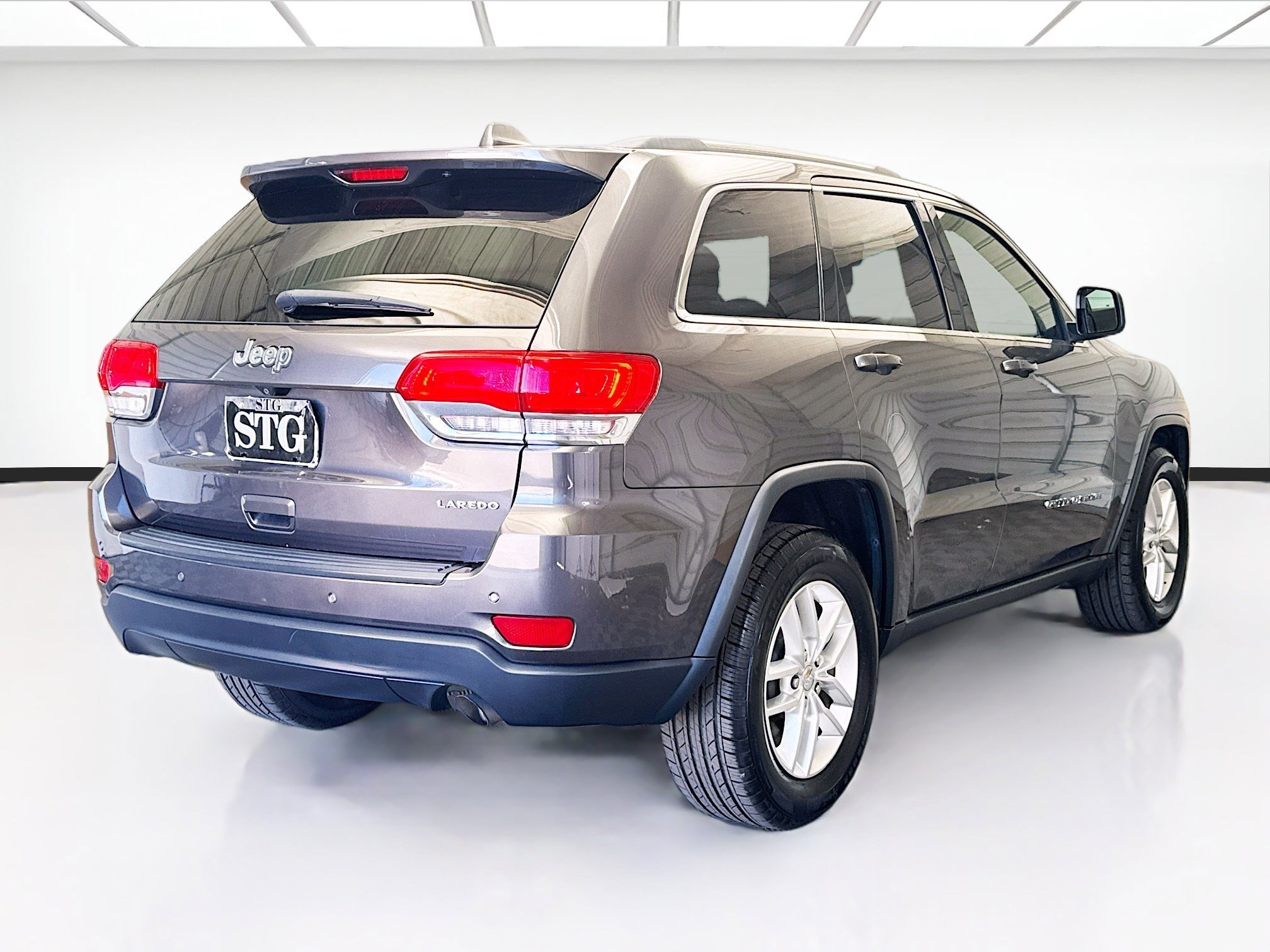 Used 2017 Jeep Grand Cherokee Laredo w/ Quick Order Package 2BE image 4