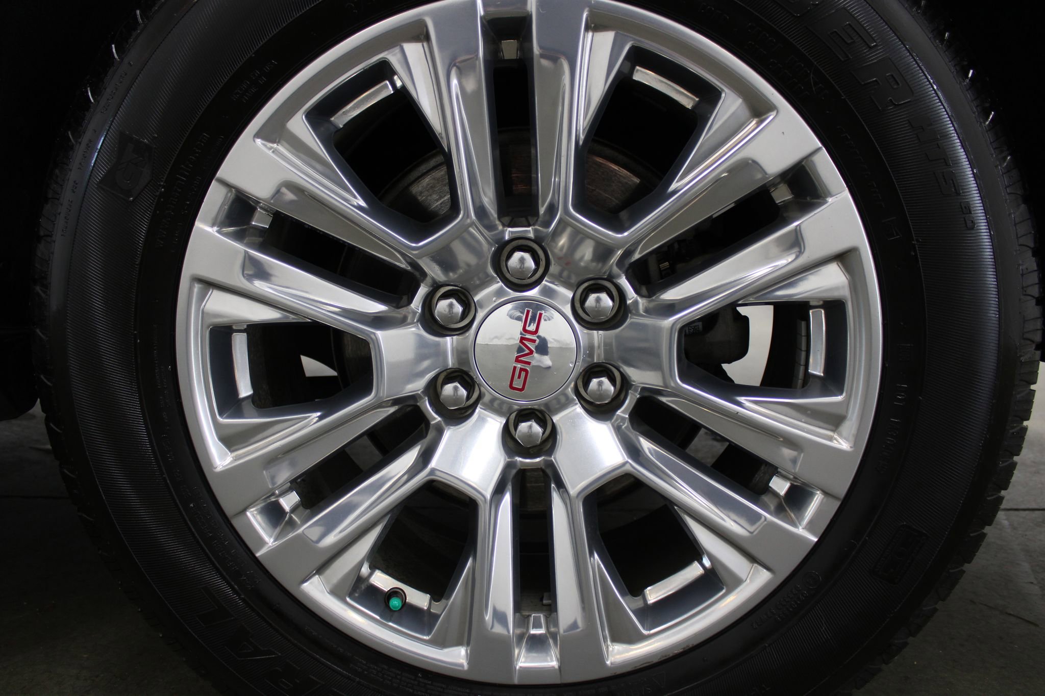 Used 2022 GMC Yukon XL Denali AWD/4WD image 11