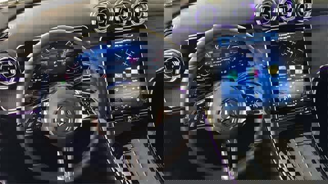 Used 2025 Mercedes-Benz GLC 300 4MATIC image 57