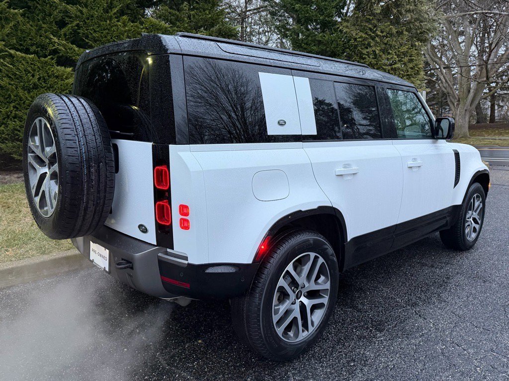 Used 2023 Land Rover Defender 110 X-Dynamic SE image 6