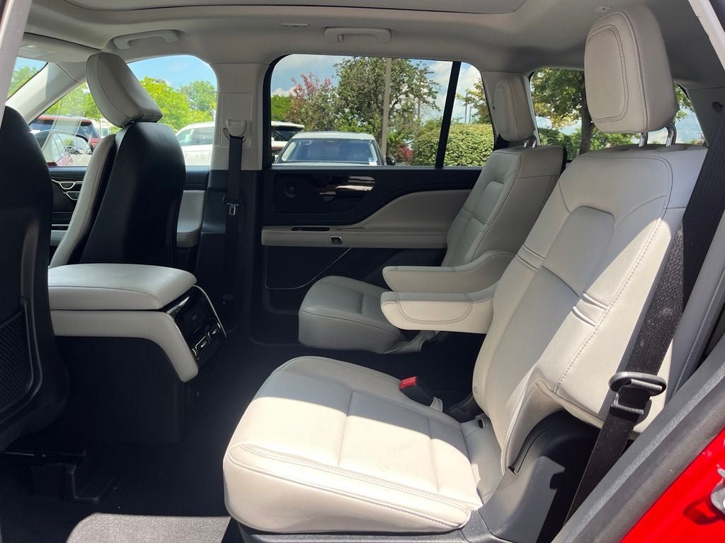 Used 2026 Lincoln Aviator AWD image 12