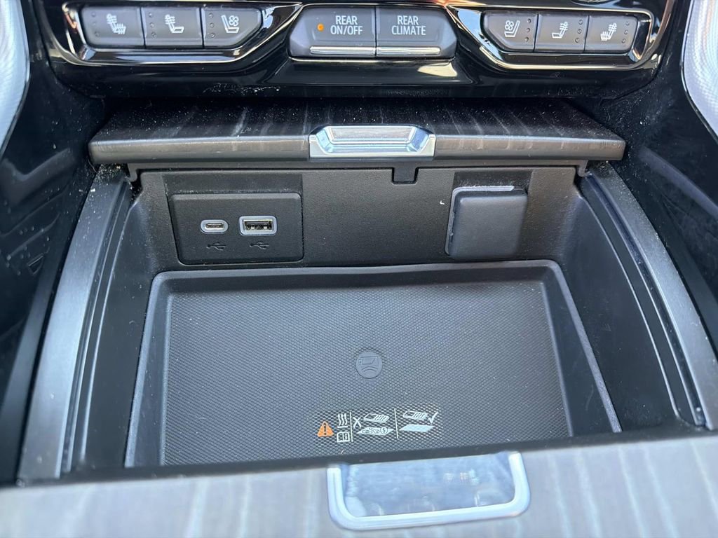 Used 2021 GMC Yukon Denali w/ Denali Premium Package image 34