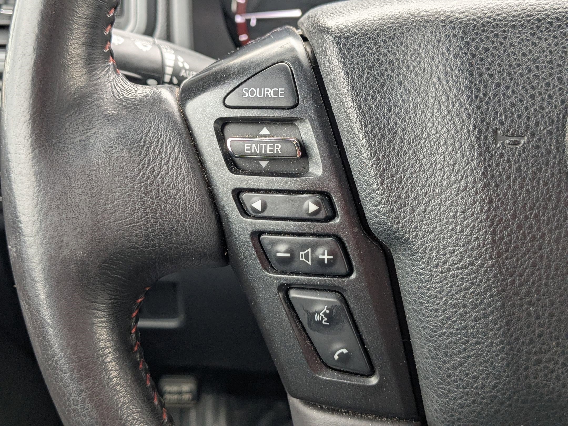 Used 2021 Nissan Titan PRO-4X w/ Pro-4x Convenience Package image 19