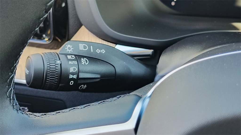 New 2026 Volvo XC60 B5 Plus w/ Climate Package image 19