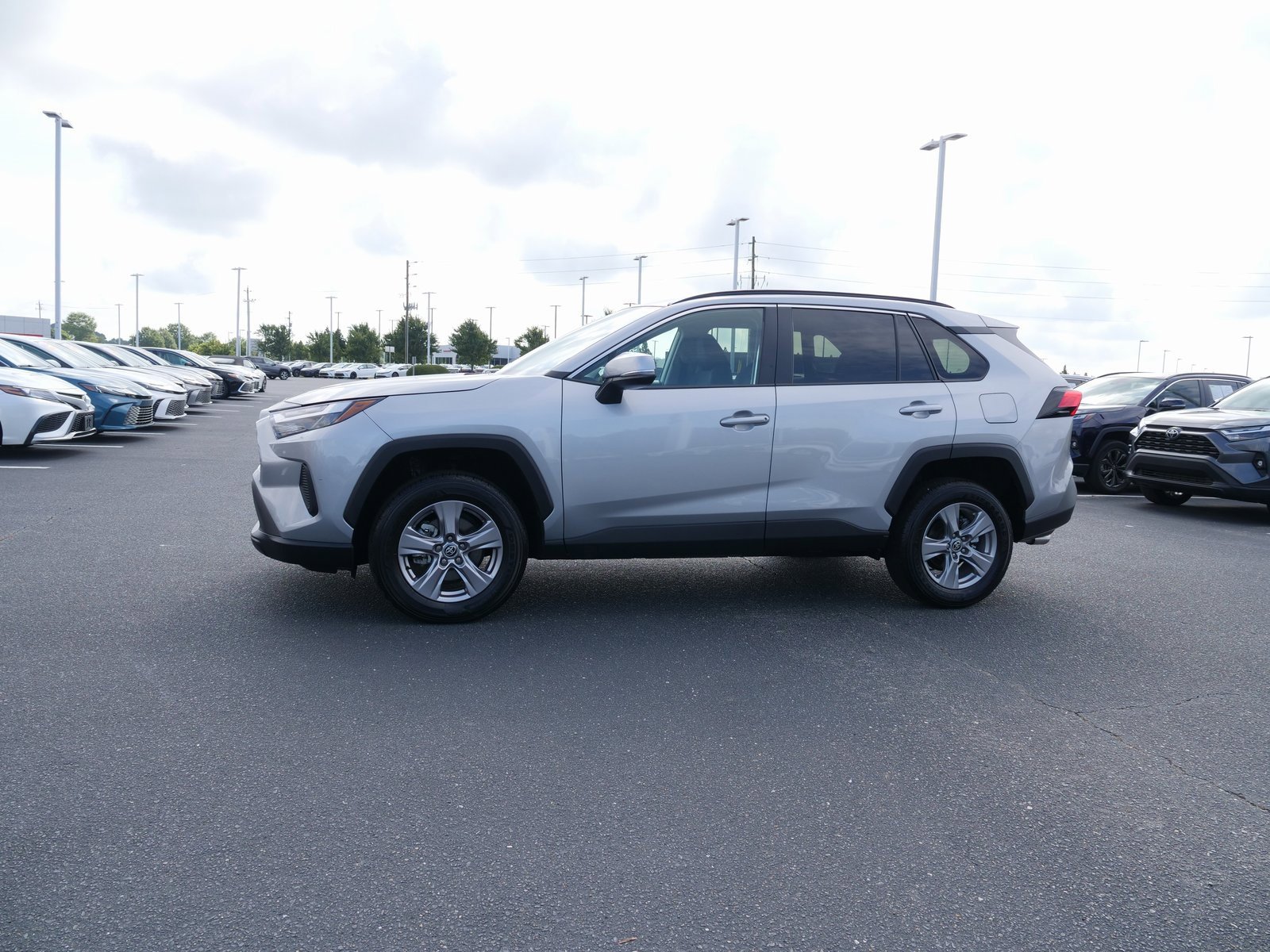 Used 2024 Toyota RAV4 XLE image 6