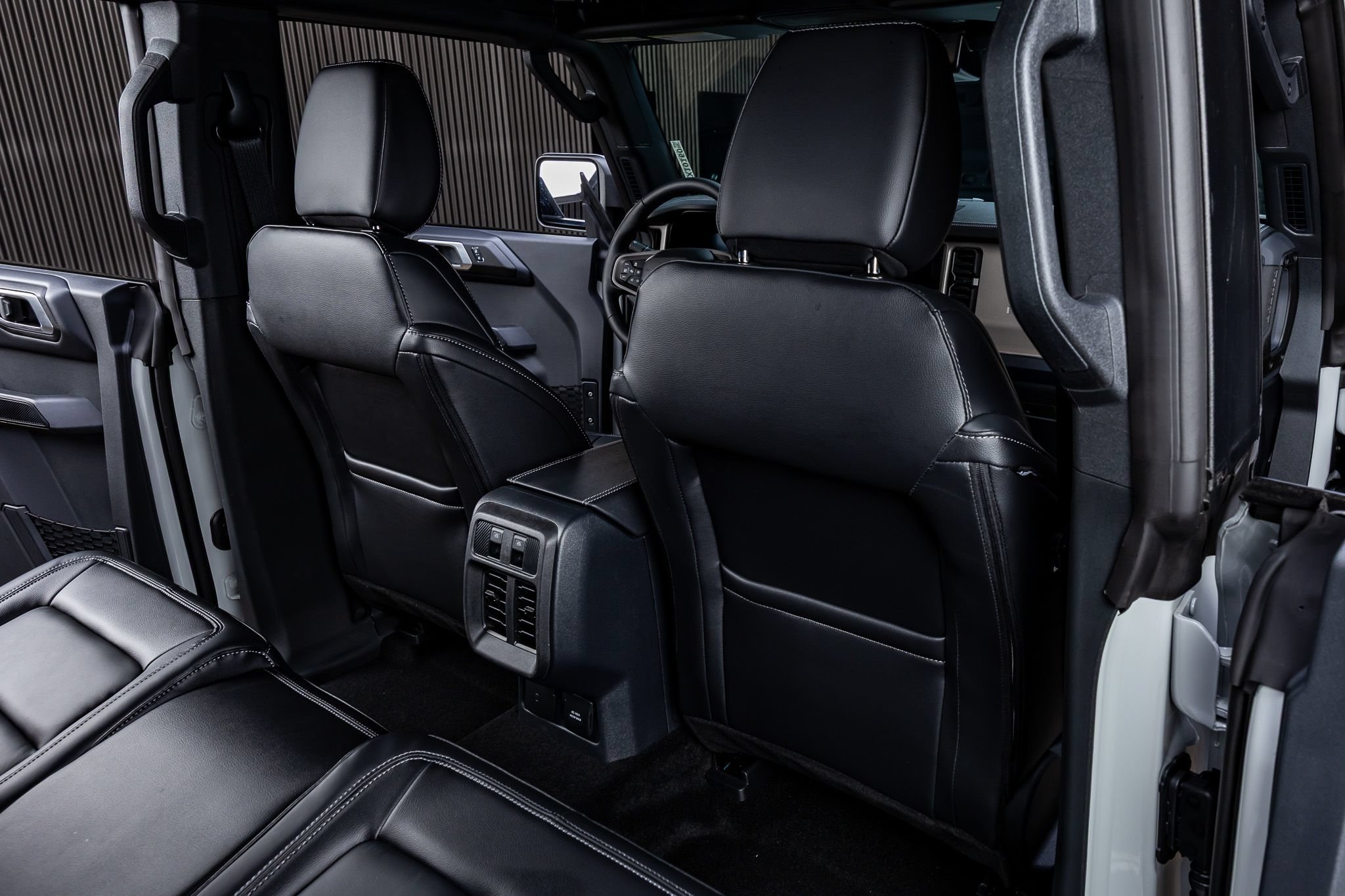 Used 2026 Ford Bronco Outer Banks AWD/4WD image 32