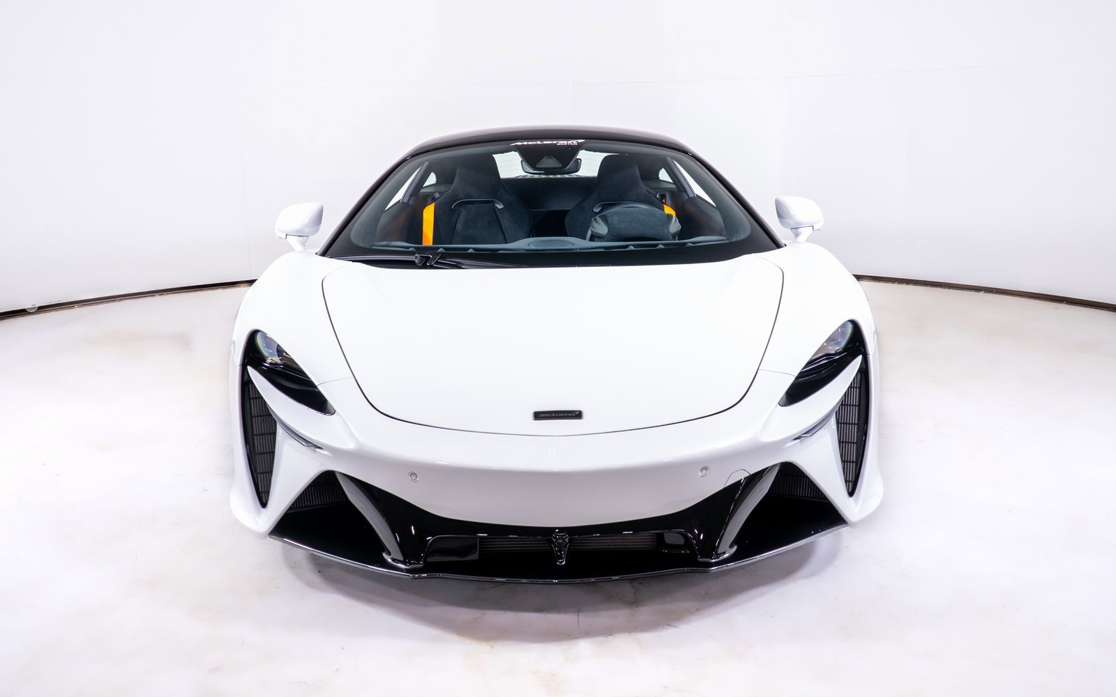 New 2026 McLaren Artura image 8