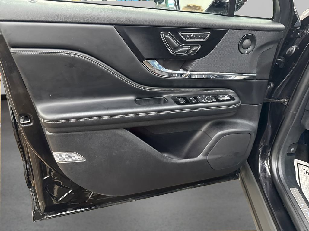 Used 2020 Lincoln Corsair Reserve w/ Equipment Group 202A image 23