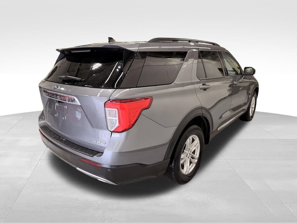 Used 2023 Ford Explorer XLT w/ Equipment Group 202A AWD/4WD image 6