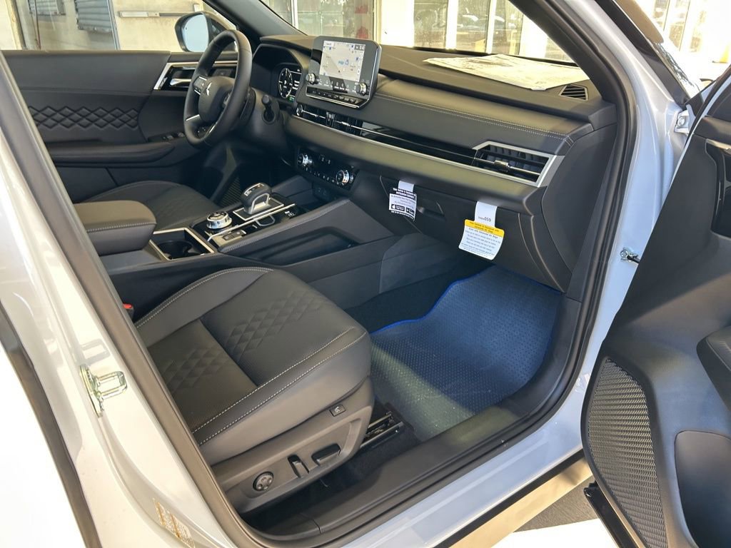 New 2025 Mitsubishi Outlander SEL Black Edition image 26