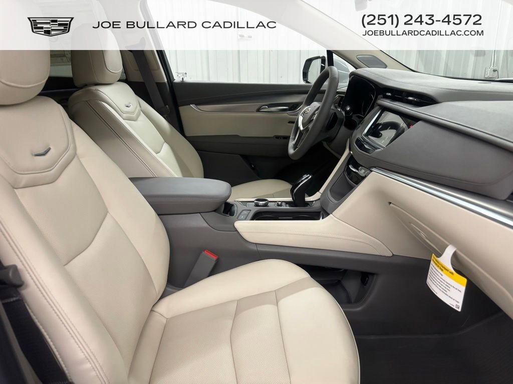 New 2025 Cadillac XT5 Premium Luxury w/ LPO, Floor Liner Package image 10
