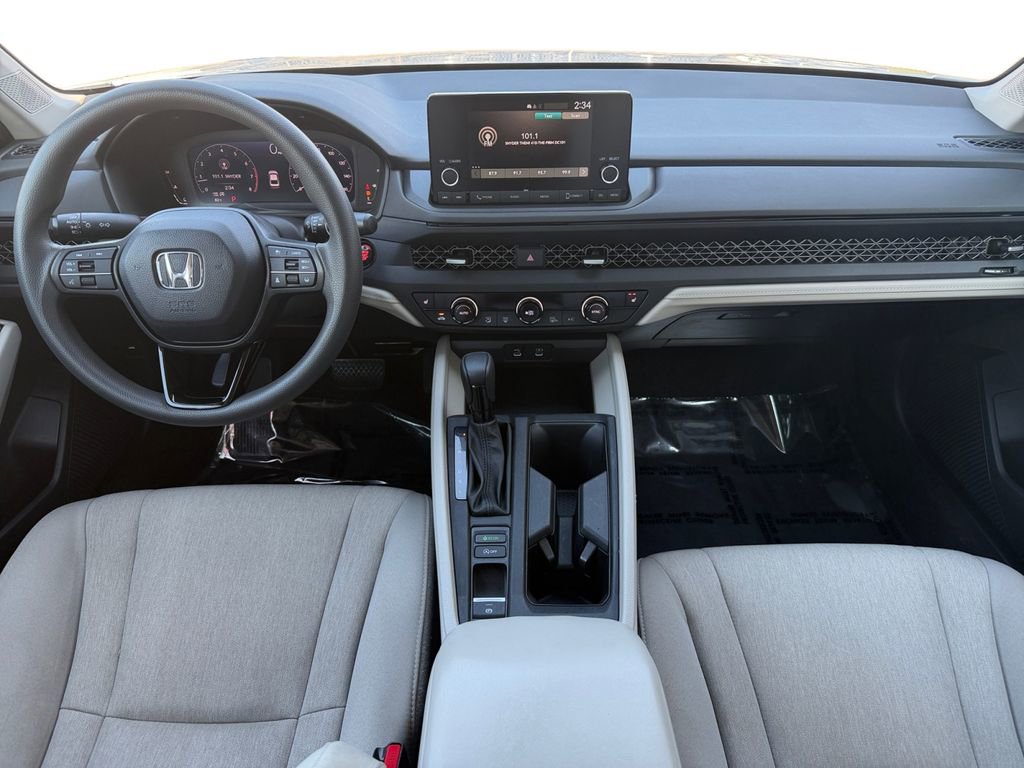 Used 2023 Honda Accord EX image 10