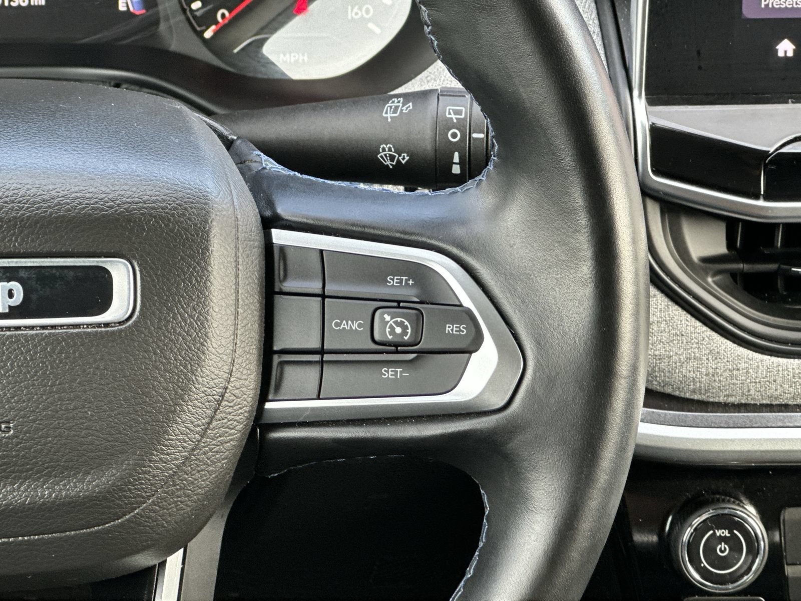 Used 2022 Jeep Compass Latitude w/ Sun and Sound Group AWD/4WD image 21