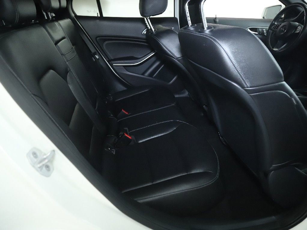Used 2018 Mercedes-Benz GLA 250 4MATIC image 33