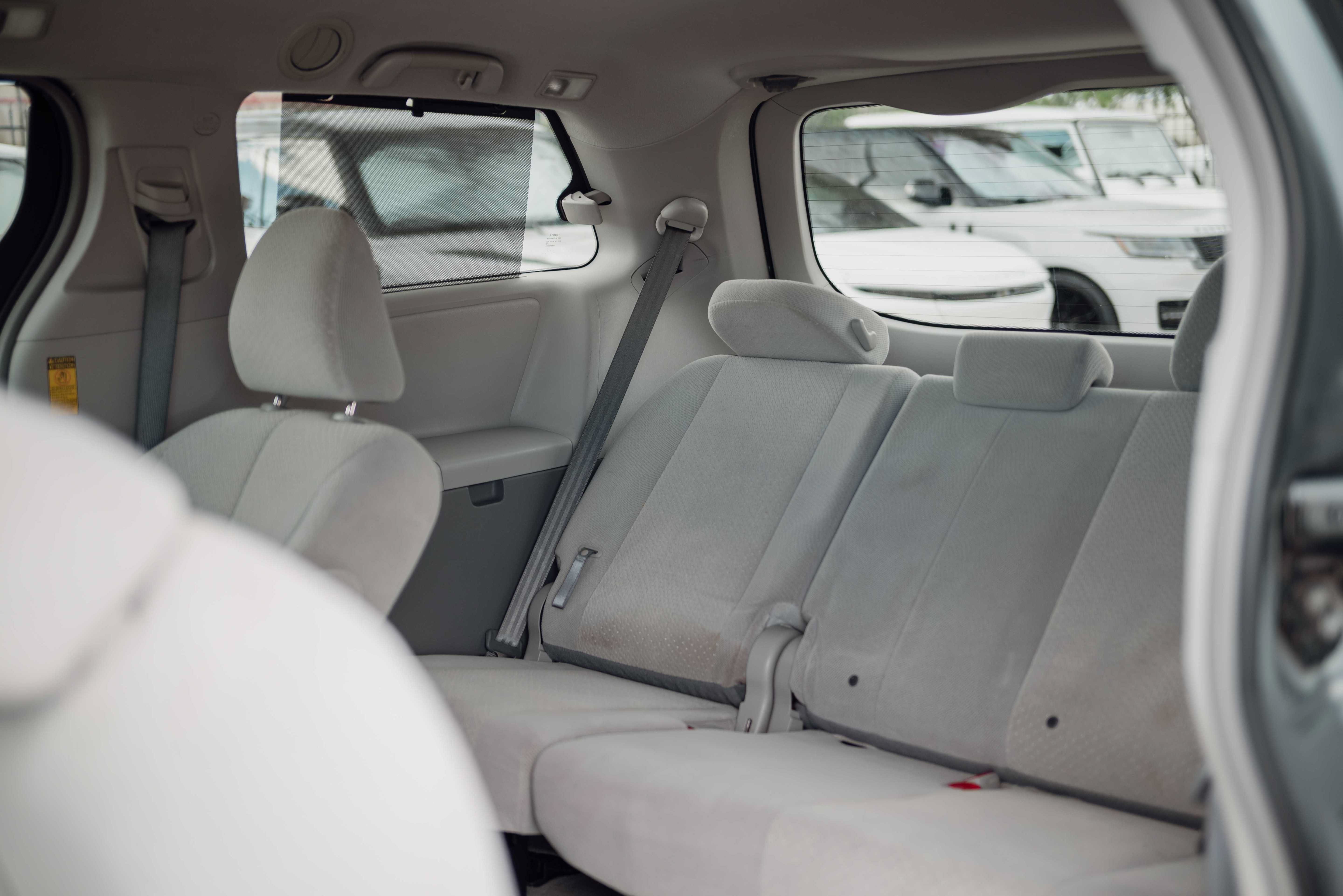 Used 2014 Toyota Sienna LE FWD image 10