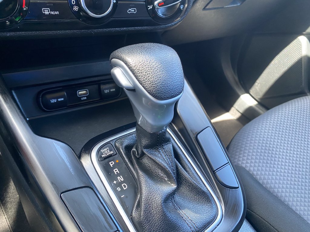 Used 2024 Kia Soul LX w/ Option Group 015 FWD image 17