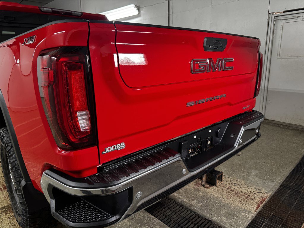 Used 2021 GMC Sierra 2500 SLT w/ SLT Premium Package image 11