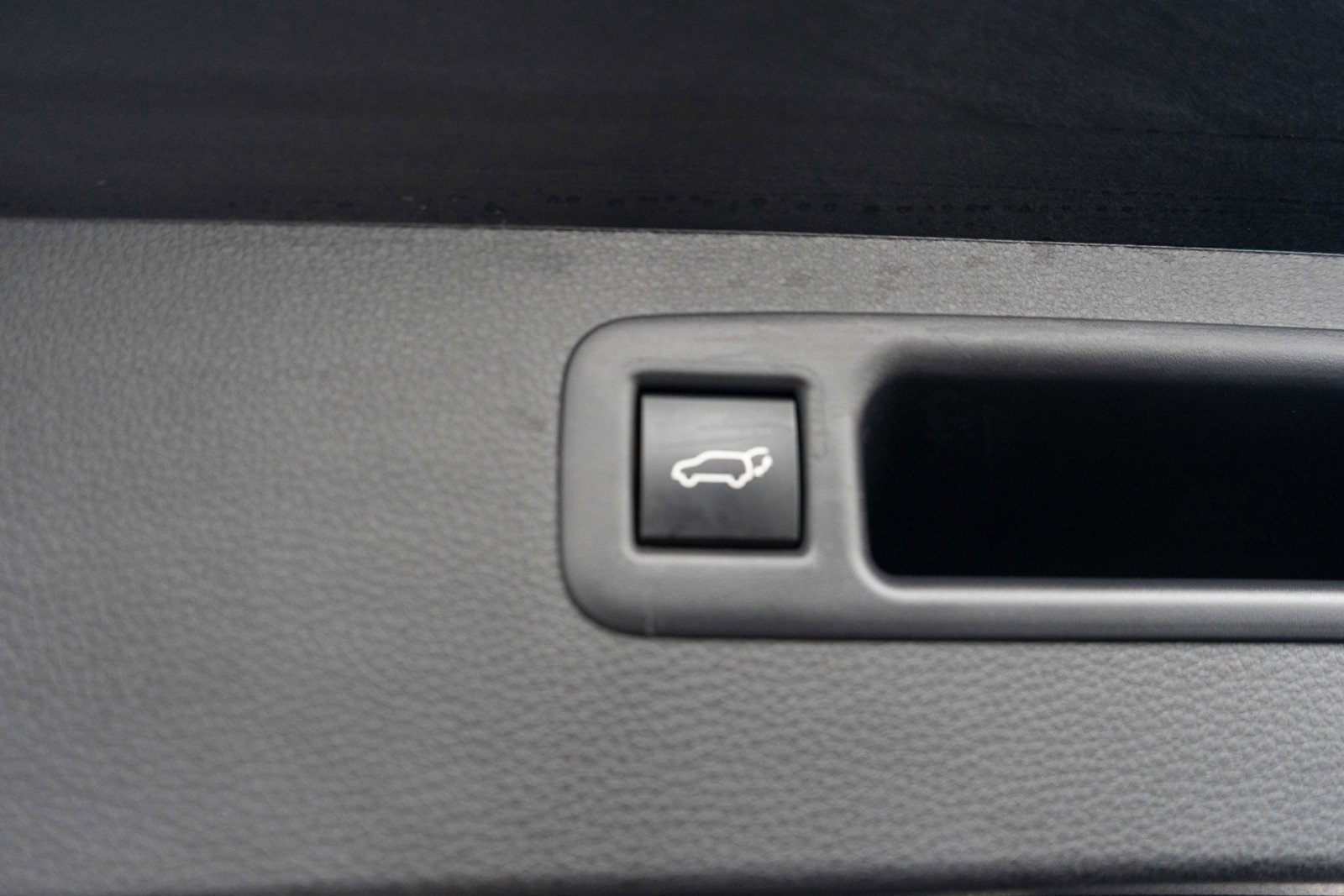 Used 2025 Toyota Highlander XLE image 10