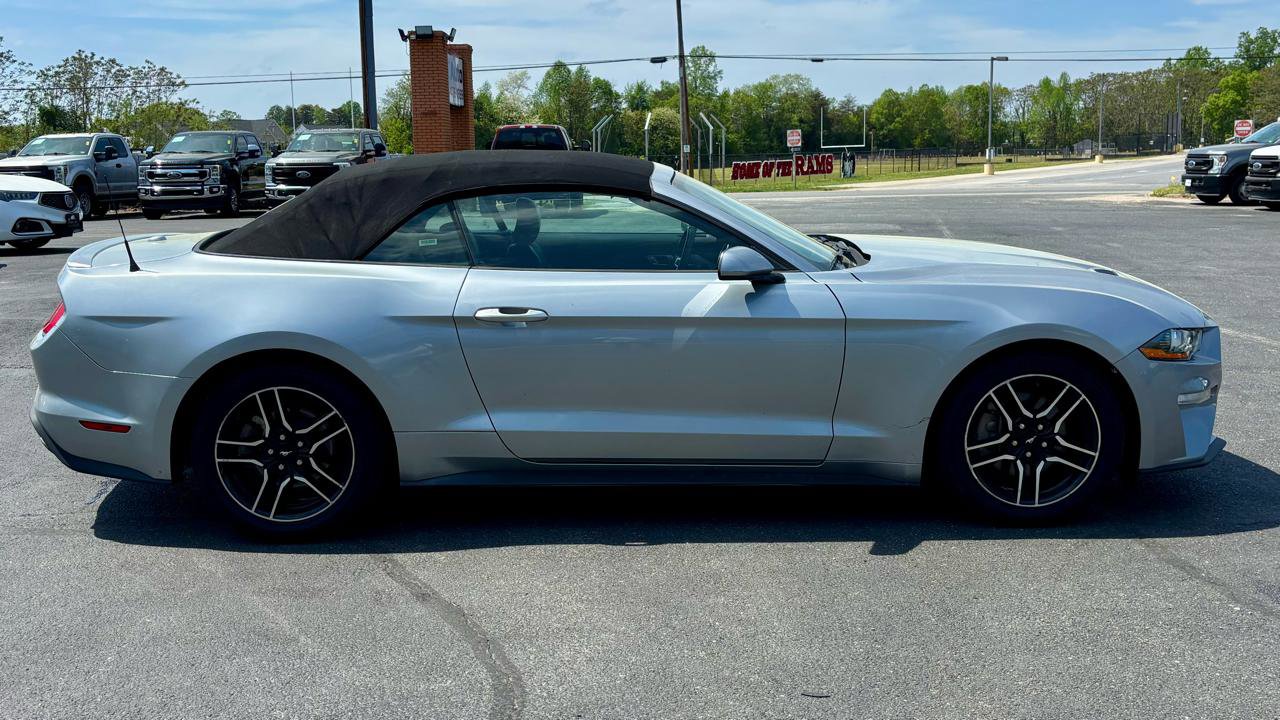 Used 2022 Ford Mustang Premium RWD image 5