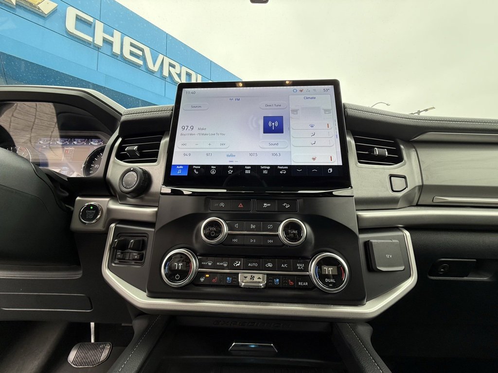 Used 2024 Ford Expedition XLT image 26