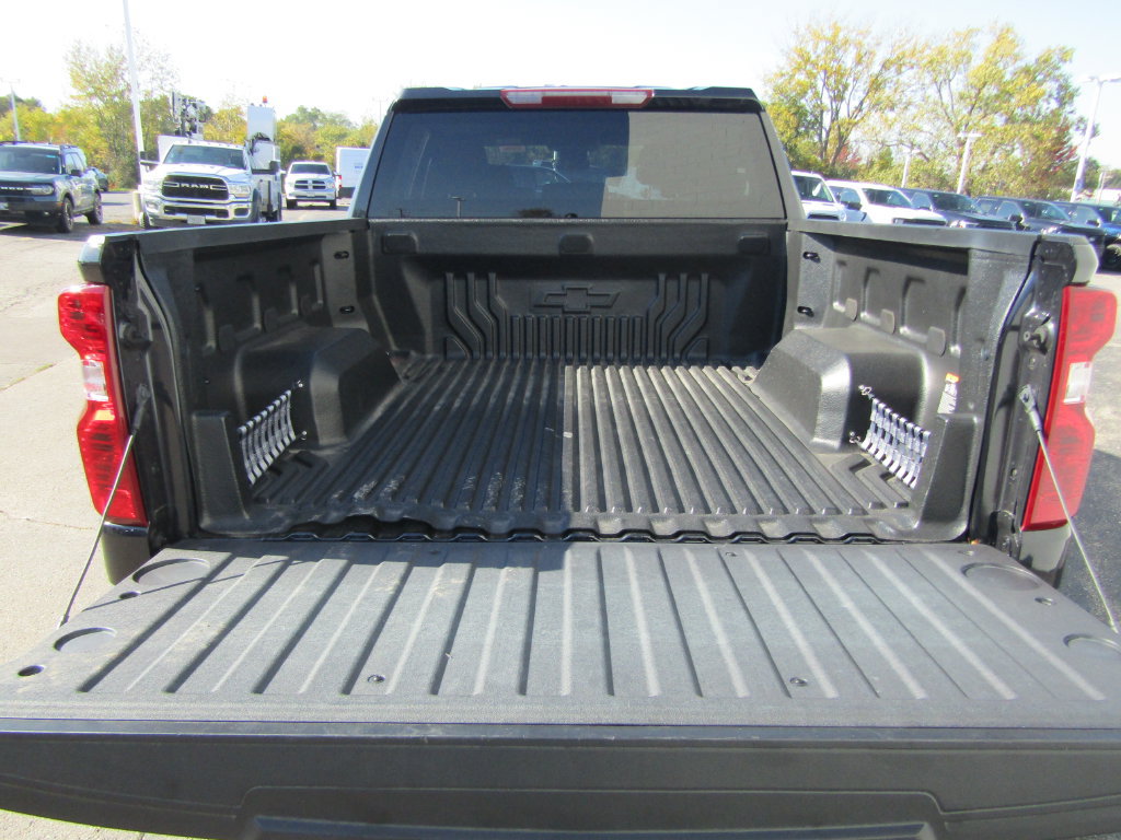 Used 2024 Chevrolet Silverado 1500 LT AWD/4WD image 5