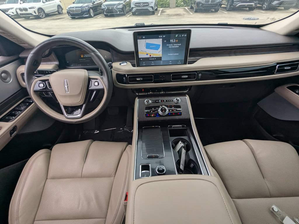 Used 2022 Lincoln Aviator Reserve w/ Equipment Group 201A AWD/4WD image 2