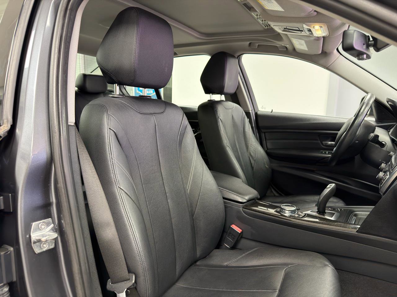 Used 2014 BMW 328i xDrive Sedan AWD/4WD image 12