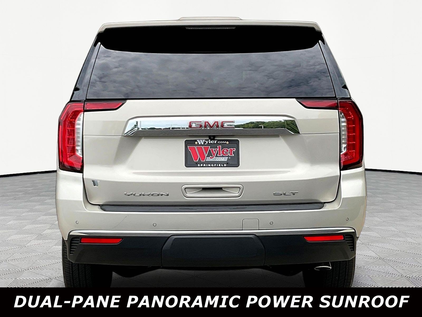 Used 2023 GMC Yukon SLT AWD/4WD image 5