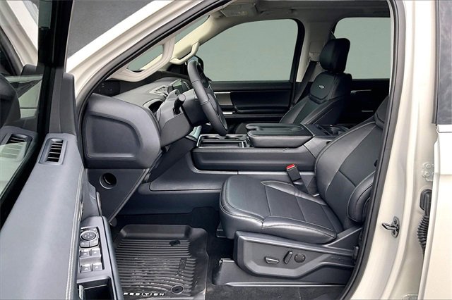 New 2025 Ford Expedition Platinum w/ Driver's Package image 9