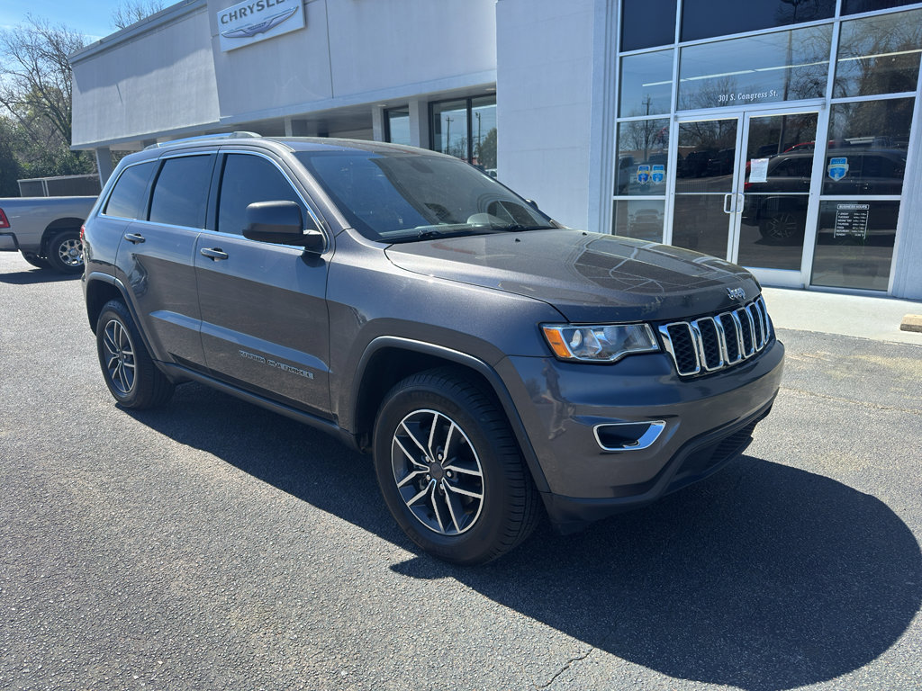 Used 2019 Jeep Grand Cherokee Laredo w/ Laredo X Package AWD/4WD image 3