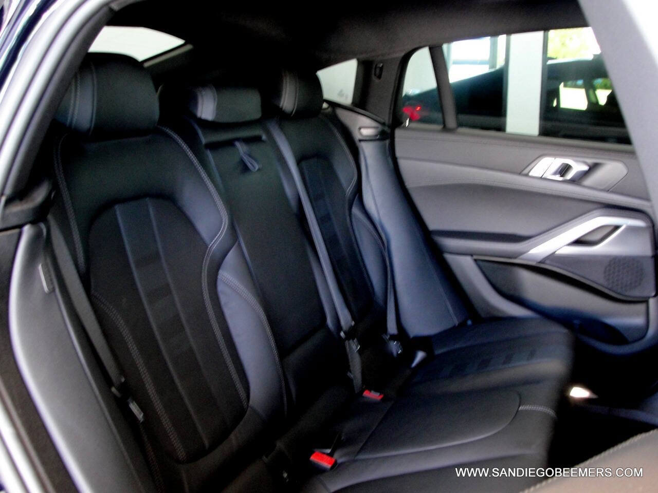 Used 2021 BMW X6 xDrive40i w/ M Sport Package AWD/4WD image 35