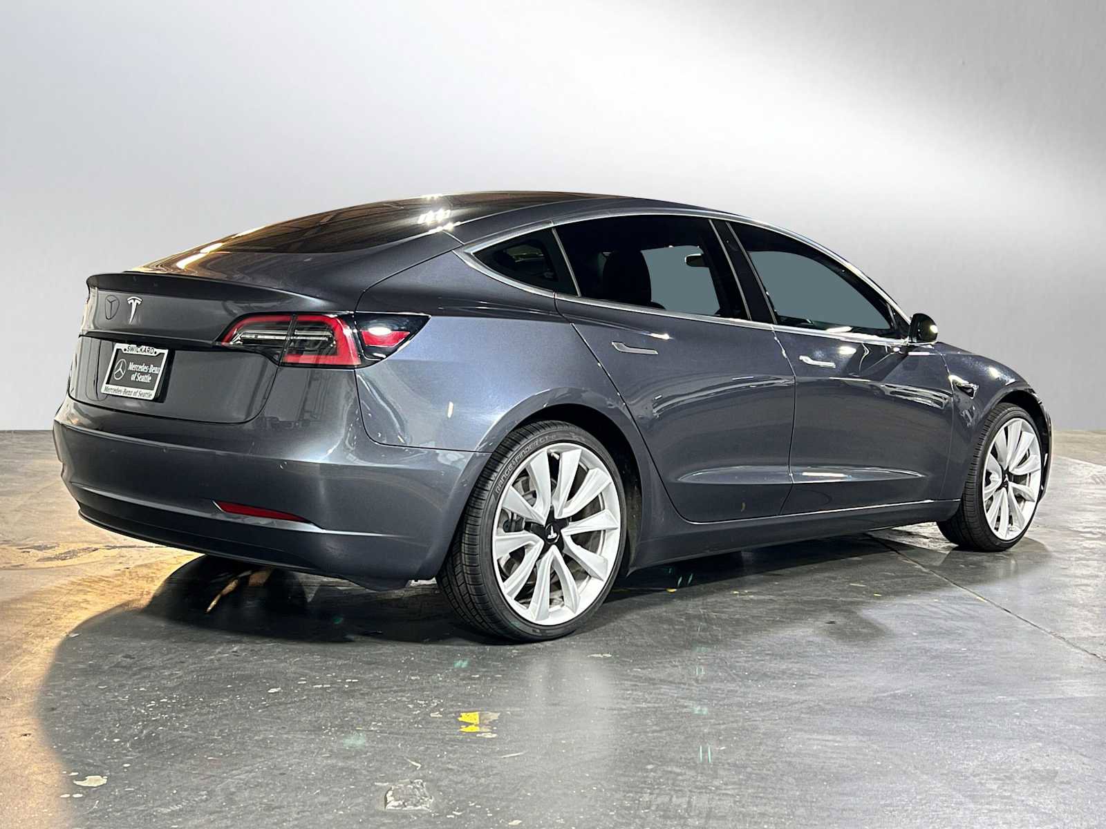 Used 2019 Tesla Model 3 Standard Range image 3