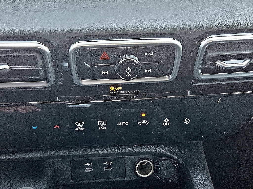 Used 2026 Nissan Sentra SV w/ Floor Mat Package FWD image 17
