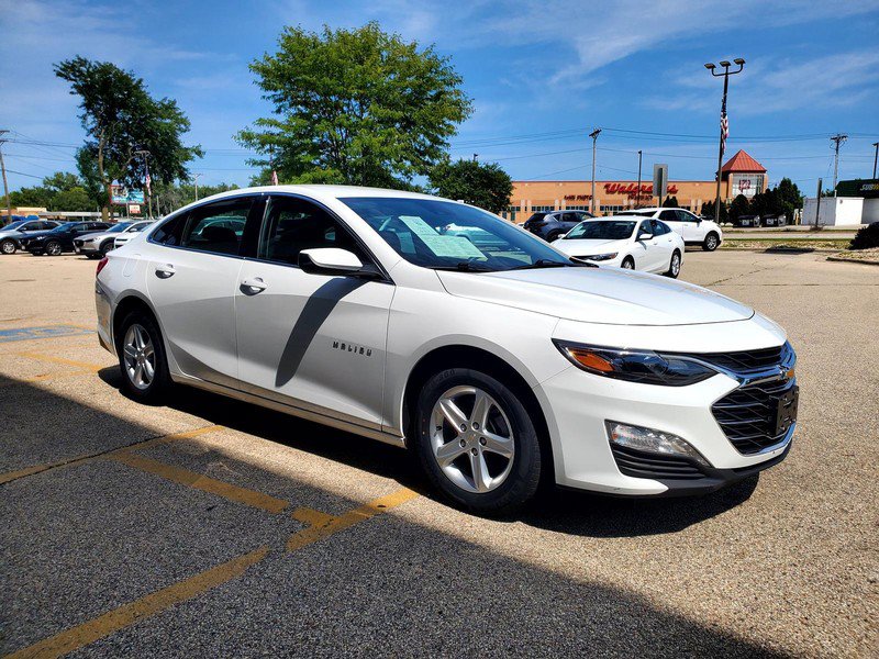 Used 2024 Chevrolet Malibu LT FWD image 3