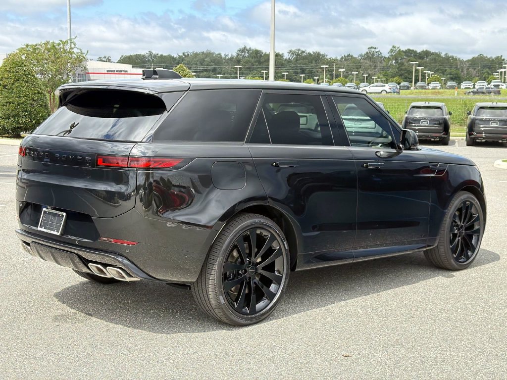 New 2027 Land Rover Range Rover Sport Dynamic SE AWD/4WD image 5