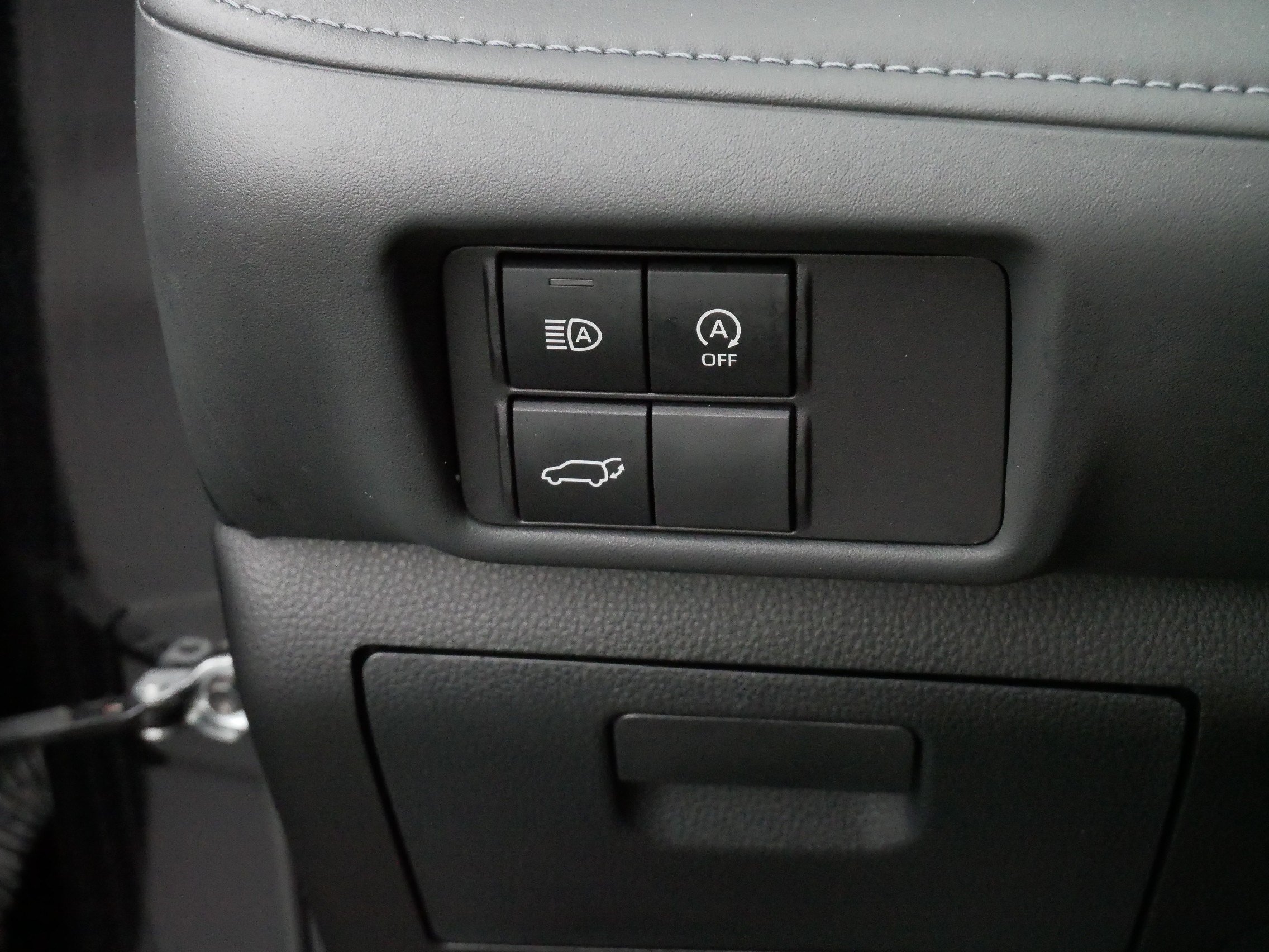 Used 2024 Toyota Highlander XLE AWD/4WD image 27