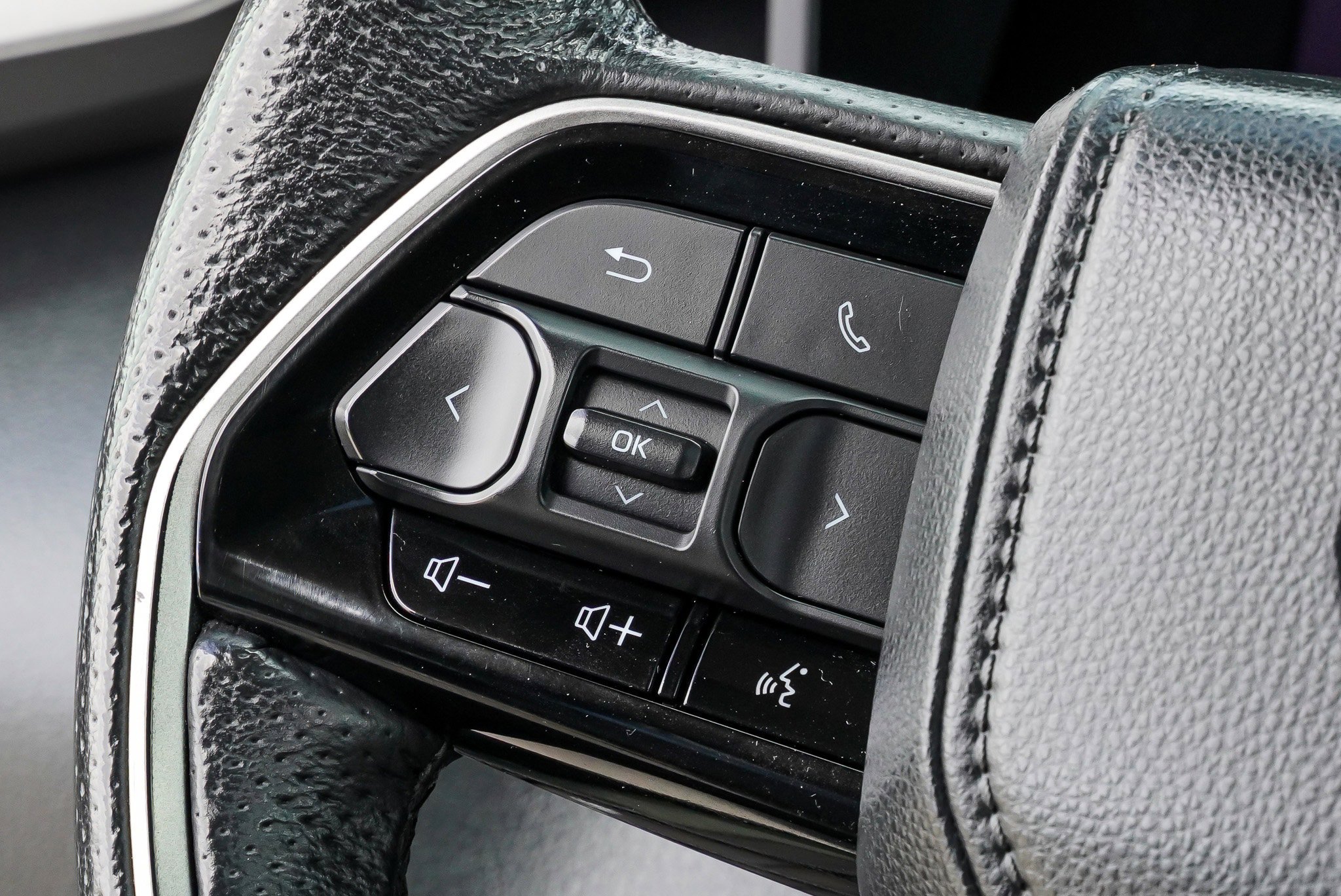 Certified 2023 Toyota Sequoia SR5 image 35