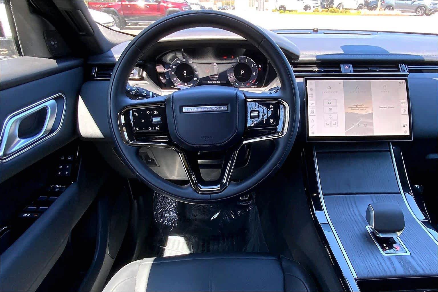 Used 2026 Land Rover Range Rover Velar Dynamic SE AWD/4WD image 6