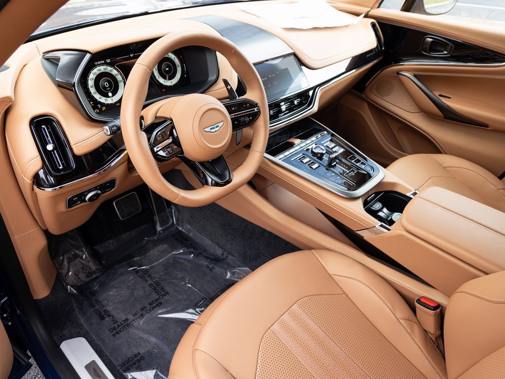 New 2025 Aston Martin DBX 707 image 2