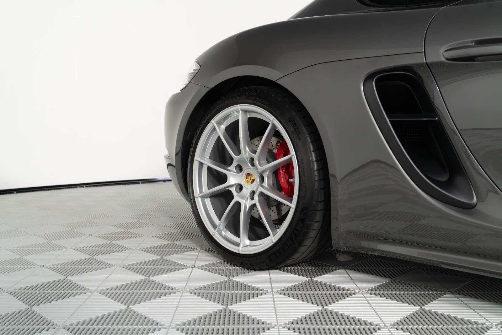 Used 2024 Porsche 718 Cayman GTS RWD image 25