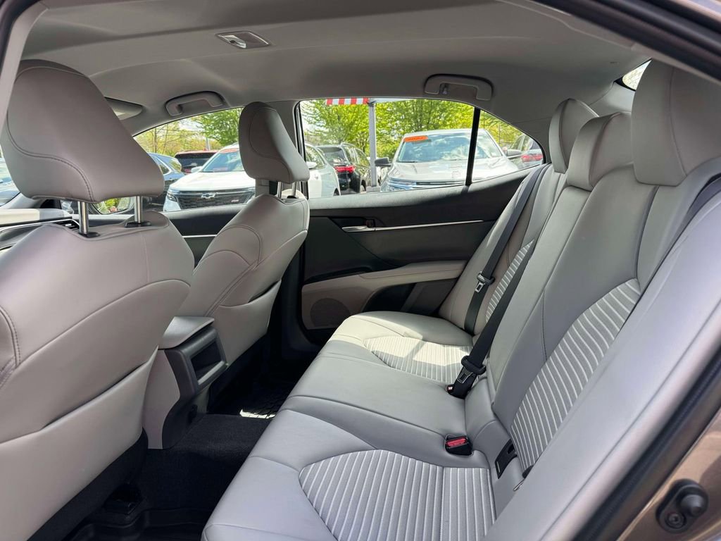 Used 2023 Toyota Camry SE AWD/4WD image 14