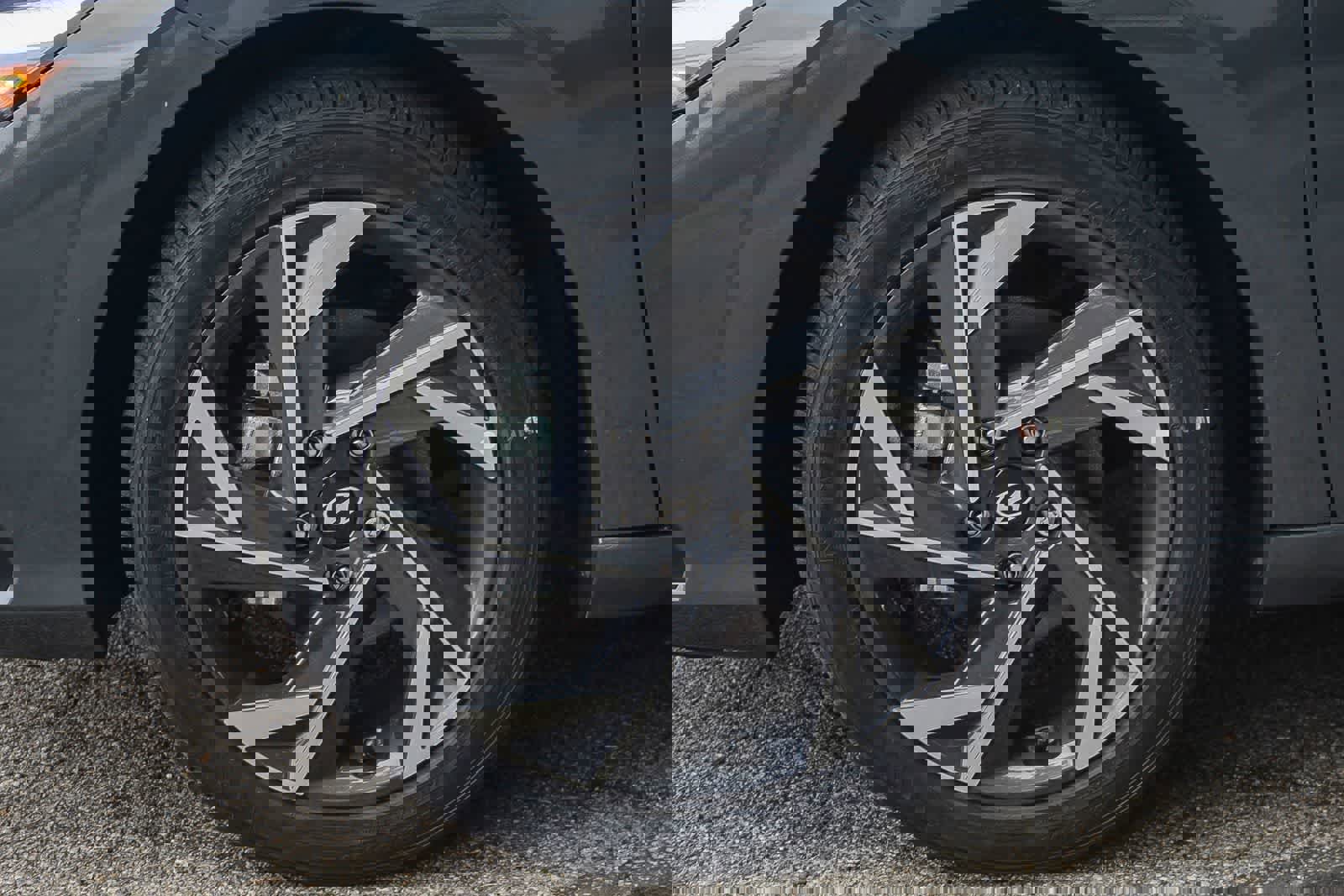 New 2025 Hyundai Elantra Sport image 6