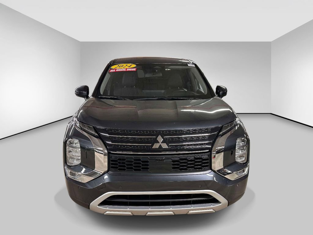Used 2024 Mitsubishi Outlander SE image 8