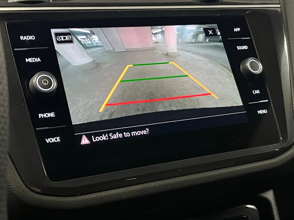 Used 2024 Volkswagen Tiguan SE R-Line image 27