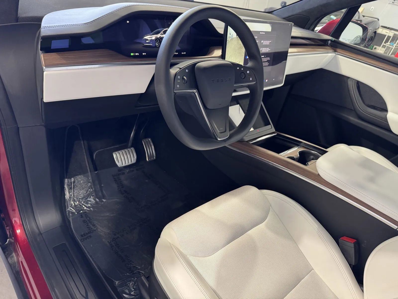 Used 2025 Tesla Model X image 13