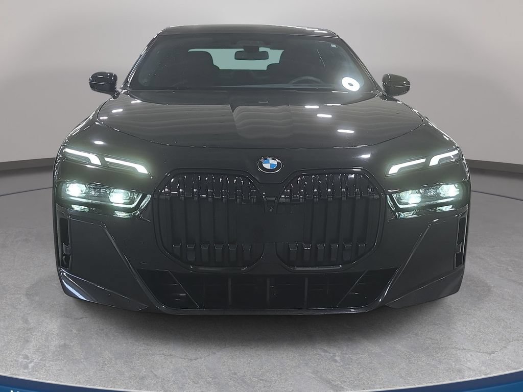 Used 2024 BMW 740i RWD image 2