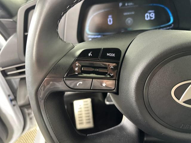 Used 2025 Hyundai Elantra Sport image 15