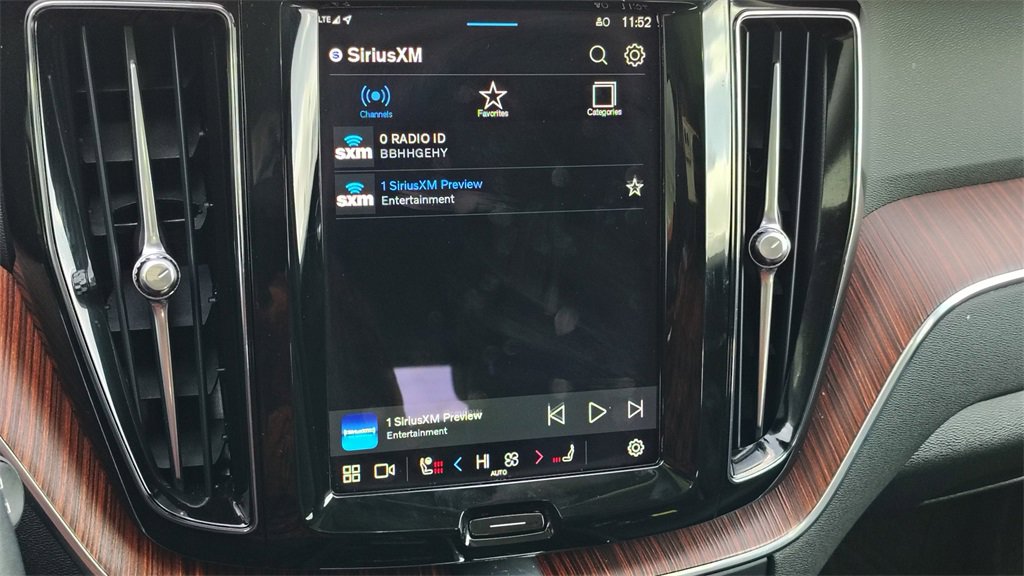 Certified 2023 Volvo XC60 B5 Plus w/ Climate Package image 22