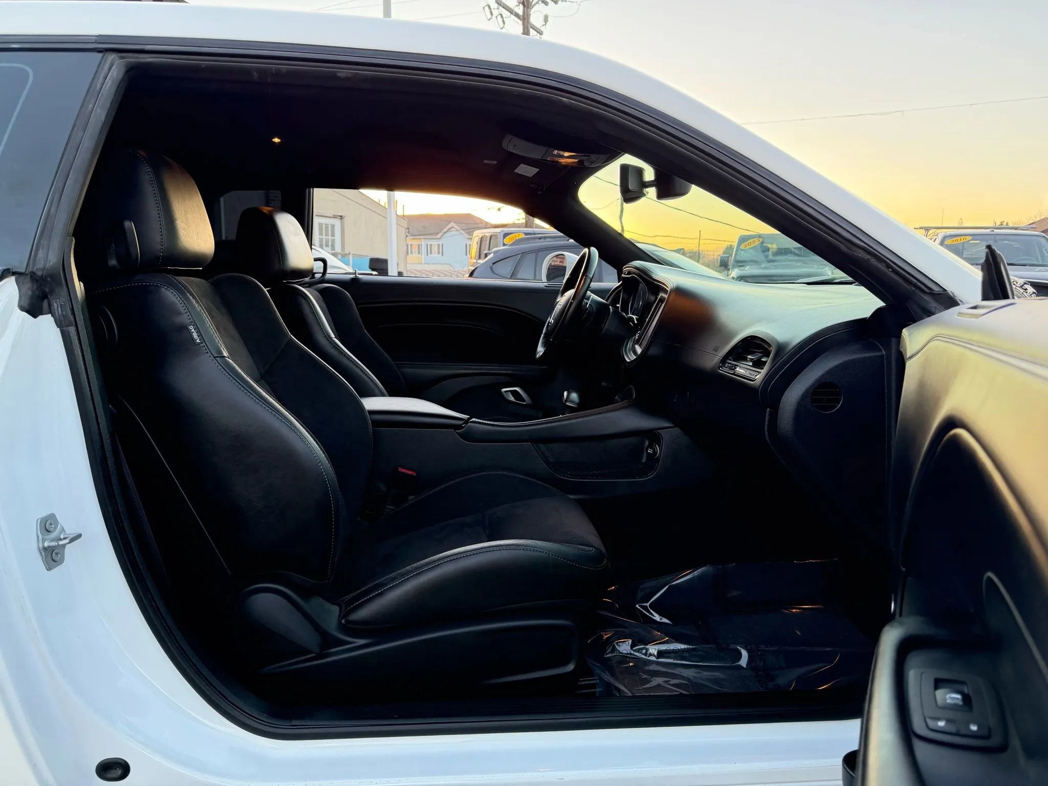 Used 2022 Dodge Challenger GT w/ Plus Package image 17