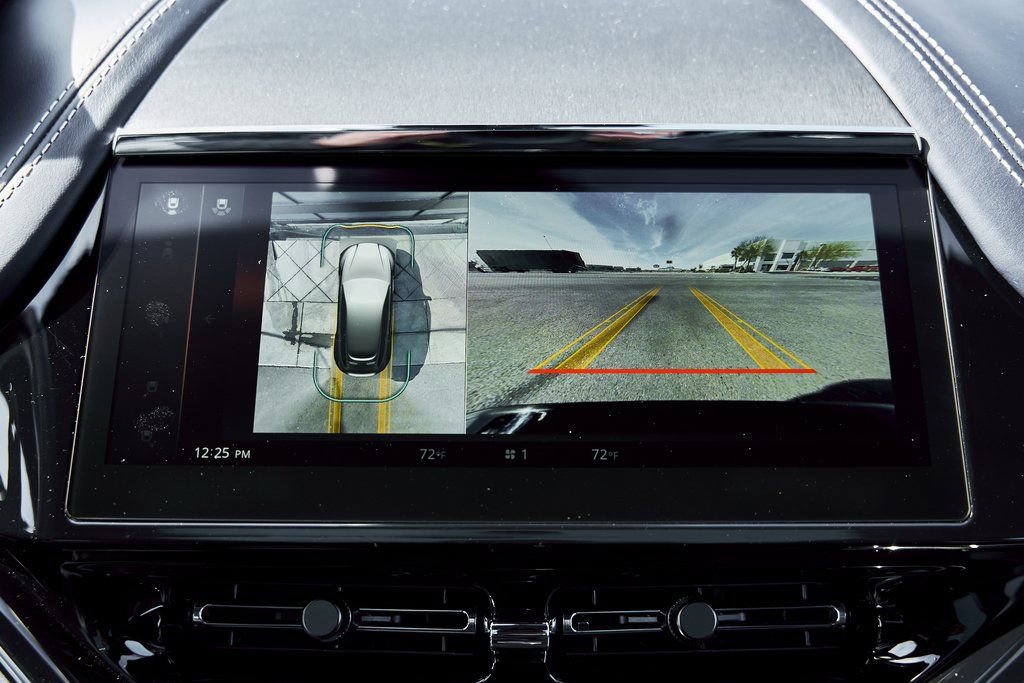 Used 2025 Aston Martin DBX 707 image 75